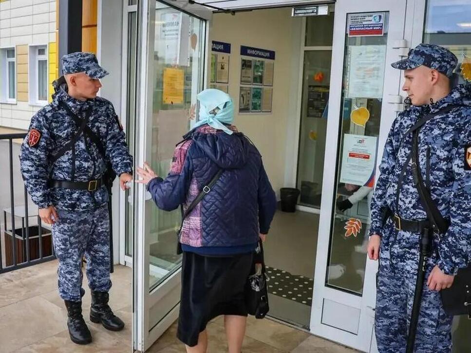 Росгвардейцы спасли пожилого избирателя в Лебяжье