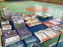 Учебники из Мурманской области пополнили полки школ Приморского округа
